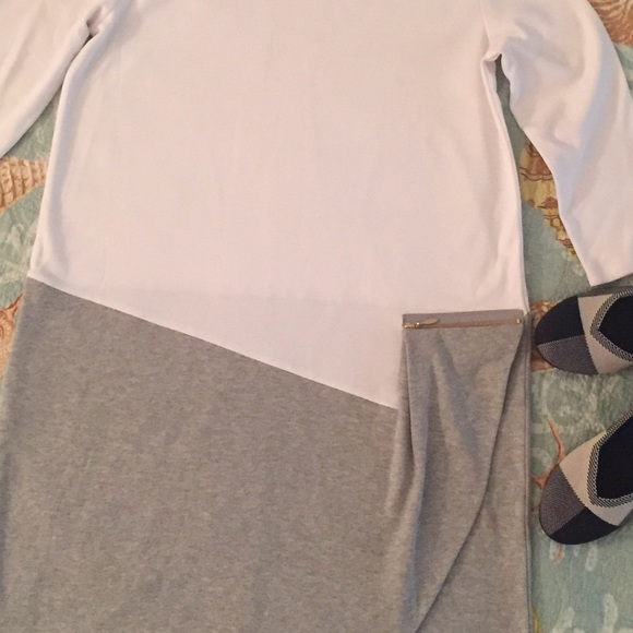 JOAN VASS Colorblock Heathered Gray and White